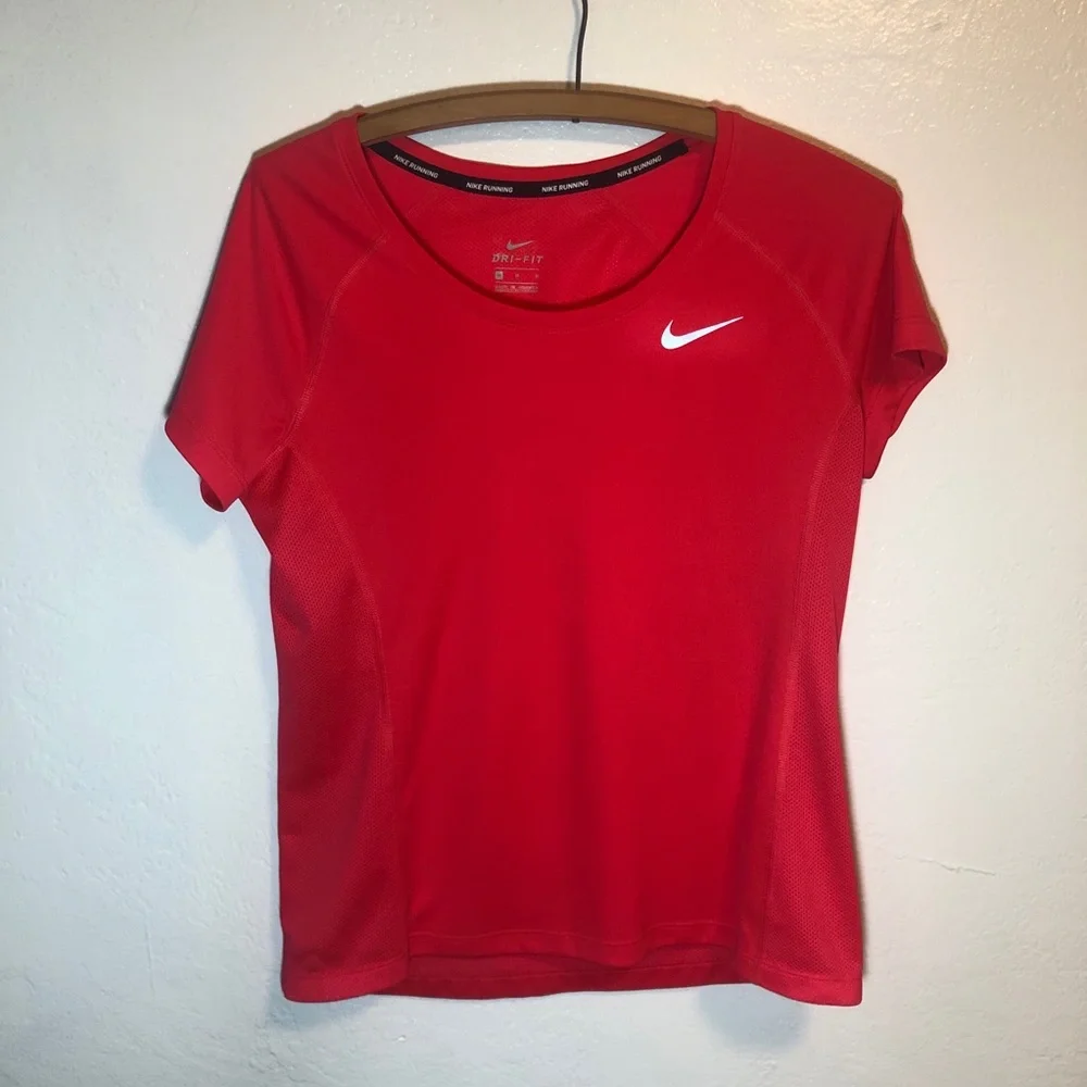 Nike Dri-fit scoop neck shirt